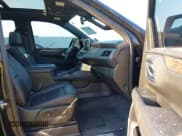 ✅ 2021 Chevrolet Tahoe Z71 • VIN: 1GNSKPKDXMR285097 • Lot: 43053270. Wystawiony na IAAI z przebiegiem 74 439 mil. Bezpłatny archiwum sprzedaży aukcyjnych z USA i szczegółowy raport historii pojazdu na DreamBid. Zdjęcie 5.