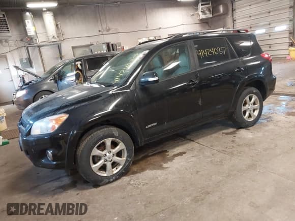✅ 2010 Toyota RAV4 Limited • VIN: 2T3DF4DV6AW028590 • Lot: 41424037. Listed on IAAI with 223,975 mi. Free auction sales archive from the USA and detailed vehicle history report at DreamBid. Image 2.