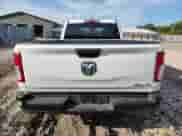 2021 Ram 1500 Tradesman z VIN 1C6SRFCT5MN644696, wystawiony jako Copart lot #80673295 z przebiegiem 81 462 mil mil oraz Szkoda całkowita • Salvage title. Historia ofert i sprzedaży dostępna na DreamBid. Obrazek 6.