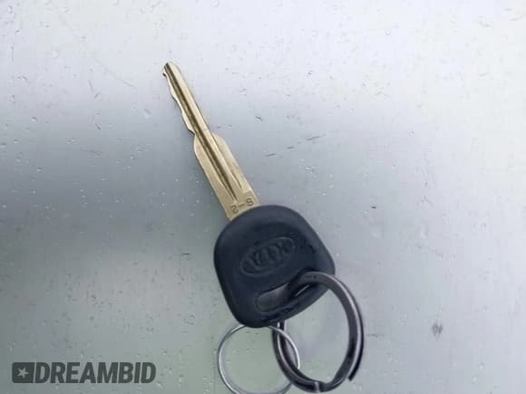 ✅ 2003 Kia Rio • VIN: KNADC125736223027 • Lot: 41797538. Listed on IAAI with 25,611 mi. Free auction sales archive from the USA and detailed vehicle history report at DreamBid. Image 11.