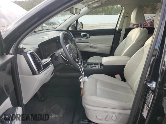 ✅ 2025 Kia Sorento S • VIN: 5XYRL4JC5SG321253 • Lot: 91528115. Listed on Copart with 15,607 mi. Free auction sales archive from the USA and detailed vehicle history report at DreamBid. Image 7.