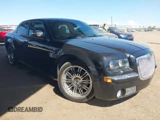 ✅ 2005 Chrysler 300 C • VIN: 2C3AA63H65H133424 • Lot: 43217072. Wystawiony na IAAI z przebiegiem 265 152 mil. Bezpłatny archiwum sprzedaży aukcyjnych z USA i szczegółowy raport historii pojazdu na DreamBid. Zdjęcie 1.