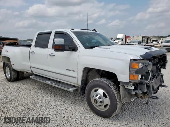 ✅ 2019 Chevrolet Silverado 3500HD LTZ • VIN: 1GC4KXEYXKF162334 • Lot: 57186785. Listed on Copart with 129,564 mi. Free auction sales archive from the USA and detailed vehicle history report at DreamBid. Image 4.