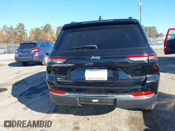 ✅ 2024 Jeep Grand Cherokee • VIN: 1C4RJYB66RC120630 • Lot: 43582631. Listed on IAAI with 44,454 mi. Free auction sales archive from the USA and detailed vehicle history report at DreamBid. Image 16.