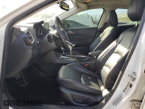 ✅ 2015 Mazda 3 i Grand Touring • VIN: JM1BM1M78F1275323 • Lot: 92467485. Wystawiony na Copart z przebiegiem 106 173 mil. Bezpłatny archiwum sprzedaży aukcyjnych z USA i szczegółowy raport historii pojazdu na DreamBid. Zdjęcie 7.