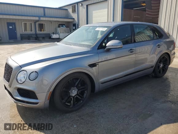 ✅ 2019 Bentley Bentayga V8 • VIN: SJAAM2ZV4KC024727 • Lot: 80631684. Wystawiony na Copart z przebiegiem 38 304 mil. Bezpłatny archiwum sprzedaży aukcyjnych z USA i szczegółowy raport historii pojazdu na DreamBid. Zdjęcie 2.