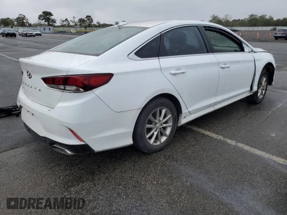 ✅ 2019 Hyundai Sonata SE • VIN: 5NPE24AF8KH735597 • Лот: 86607355. Опубликован ранее на Copart с пробегом Не указан. Бесплатный доступ к архиву аукционных продаж из США и подробный отчёт об истории автомобиля на DreamBid. Изображение 3.