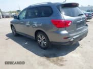 ✅ 2018 Nissan Pathfinder S • VIN: 5N1DR2MN0JC613157 • Лот: 42074018. Опубликован ранее на IAAI с пробегом 147 840 миль. Бесплатный доступ к архиву аукционных продаж из США и подробный отчёт об истории автомобиля на DreamBid. Изображение 3.