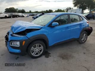 ✅ 2019 Hyundai Kona SE • VIN: KM8K1CAA2KU298671 • Лот: 81116125. Опубликован ранее на Copart с пробегом 96 493 миль. Бесплатный доступ к архиву аукционных продаж из США и подробный отчёт об истории автомобиля на DreamBid. Изображение 1.