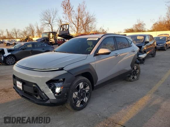 2025 Hyundai Kona SEL with VIN KM8HBCAB0SU199881, listed as a Copart auction lot 81224044 with 2,629 mi miles and Salvage title. Bid and sale history available at DreamBid. Image 1.