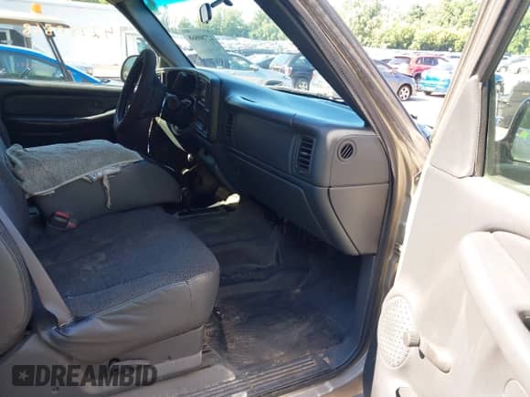 ✅ 2000 Chevrolet Silverado 1500 LS • VIN: 2GCEK19V2Y1186595 • Lot: 42780868. Wystawiony na IAAI z przebiegiem 220 024 mil mil. Skorzystaj z bezpłatnego archiwum sprzedaży aukcyjnych z USA i zobacz szczegółowy raport historii pojazdu na DreamBid. Zdjęcie 5.