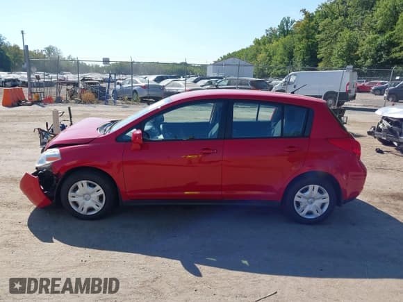 ✅ 2011 Nissan Versa S • VIN: 3N1BC1CP2BL494790 • Lot: 43154144. Wystawiony na IAAI z przebiegiem 65 233 mil. Bezpłatny archiwum sprzedaży aukcyjnych z USA i szczegółowy raport historii pojazdu na DreamBid. Zdjęcie 14.