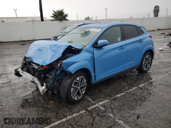 ✅ 2022 Hyundai Kona SEL • VIN: KM8K33AGXNU156152 • Лот: 81373253. Опубликован ранее на Copart с пробегом Не указан. Бесплатный доступ к архиву аукционных продаж из США и подробный отчёт об истории автомобиля на DreamBid. Изображение 1.