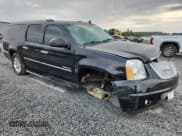 ✅ 2014 GMC Yukon XL Denali • VIN: 1GKS2MEF8ER164451 • Lot: 81793725. Wystawiony na Copart z przebiegiem 144 611 mil. Bezpłatny archiwum sprzedaży aukcyjnych z USA i szczegółowy raport historii pojazdu na DreamBid. Zdjęcie 4.