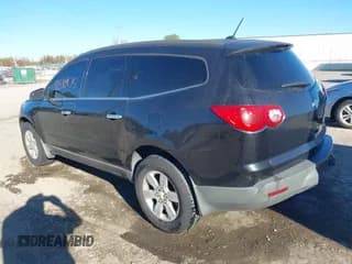 ✅ 2012 Chevrolet Traverse 1LT • VIN: 1GNKRGED3CJ421896 • Lot: 43590975. Wystawiony na IAAI z przebiegiem 139 854 mil. Bezpłatny archiwum sprzedaży aukcyjnych z USA i szczegółowy raport historii pojazdu na DreamBid. Zdjęcie 3.