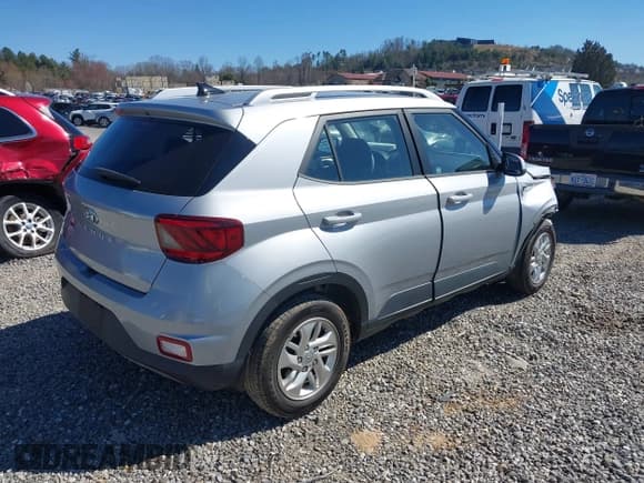 ✅ 2020 Hyundai Venue SEL • VIN: KMHRC8A39LU038177 • Lot: 41823569. Listed on IAAI with 40,142 mi. Free auction sales archive from the USA and detailed vehicle history report at DreamBid. Image 4.