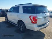 ✅ 2018 Ford Expedition XLT • VIN: 1FMJU1HT7JEA27855 • Lot: 43550427. Wystawiony na IAAI z przebiegiem 111 998 mil. Bezpłatny archiwum sprzedaży aukcyjnych z USA i szczegółowy raport historii pojazdu na DreamBid. Zdjęcie 3.