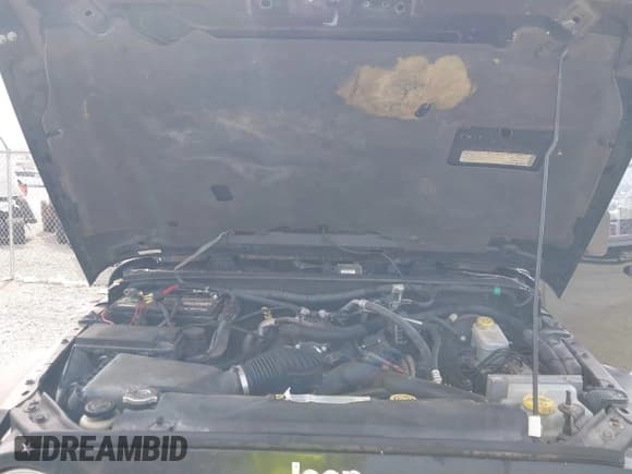 ✅ 2008 Jeep Wrangler Unlimited Sahara • VIN: 1J4GA59188L587606 • Lot: 43082389. Listed on IAAI with 120,757 mi. Free auction sales archive from the USA and detailed vehicle history report at DreamBid. Image 10.