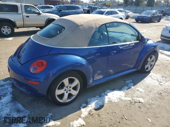 ✅ 2007 Volkswagen Beetle • VIN: 3VWSF31Y47M401536 • Lot: 82446034. Listed on Copart with 137,982 mi. Free auction sales archive from the USA and detailed vehicle history report at DreamBid. Image 3.