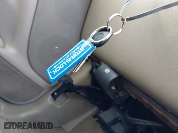 ✅ 2003 Chevrolet Silverado 2500HD LS • VIN: 1GCHK23193F166158 • Lot: 41483404. Wystawiony na IAAI z przebiegiem 238 704 mil. Bezpłatny archiwum sprzedaży aukcyjnych z USA i szczegółowy raport historii pojazdu na DreamBid. Zdjęcie 11.