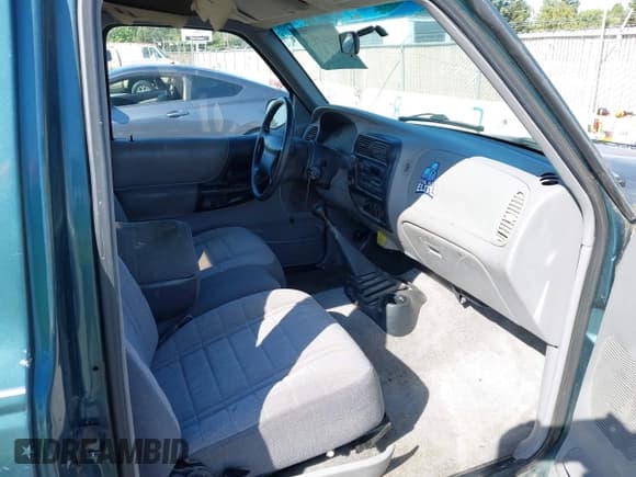 ✅ 1996 Ford Ranger XLT • VIN: 1FTDR15X6TPA67359 • Lot: 43010859. Listed on IAAI with 179,293 mi. Free auction sales archive from the USA and detailed vehicle history report at DreamBid. Image 5.