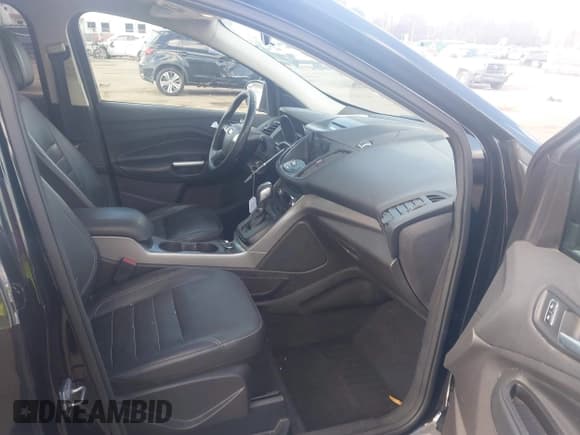 ✅ 2016 Ford Escape SE • VIN: 1FMCU9GX5GUB65131 • Лот: 43816427. Опубликован ранее на IAAI с пробегом 125 827 миль. Бесплатный доступ к архиву аукционных продаж из США и подробный отчёт об истории автомобиля на DreamBid. Изображение 5.