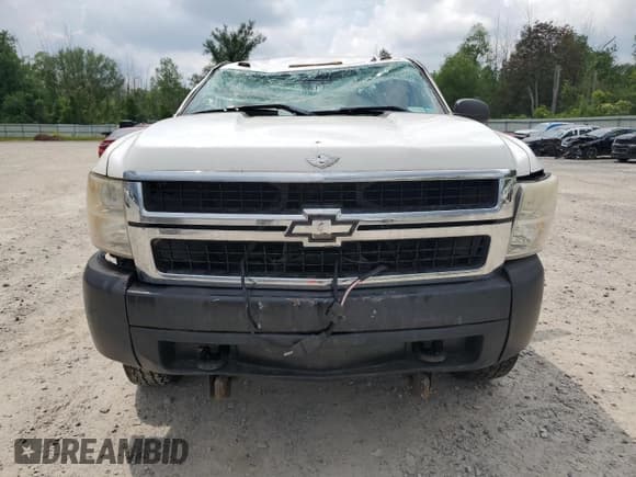 ✅ 2008 Chevrolet Silverado 2500HD 1LT • VIN: 1GCHK29K88E200314 • Lot: 61557165. Wystawiony na Copart z przebiegiem Nie podano. Bezpłatny archiwum sprzedaży aukcyjnych z USA i szczegółowy raport historii pojazdu na DreamBid. Zdjęcie 5.