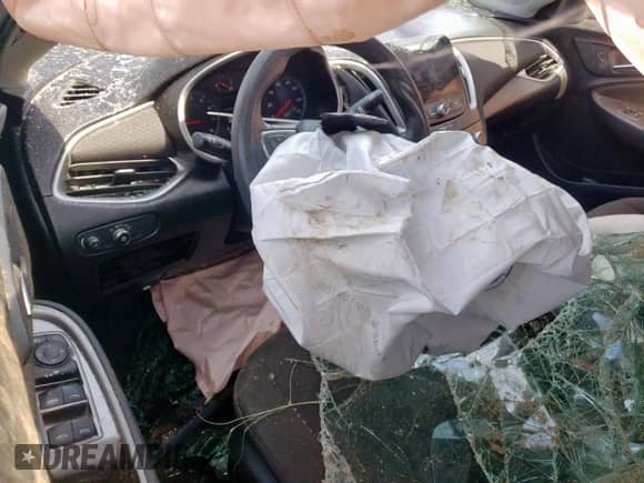 2020 Chevrolet Malibu LS z VIN 1G1ZC5ST8LF032126, wystawiony jako Copart lot #67092175 z przebiegiem 136 927 mil mil oraz Szkoda całkowita • Salvage title. Historia ofert i sprzedaży dostępna na DreamBid. Obrazek 8.