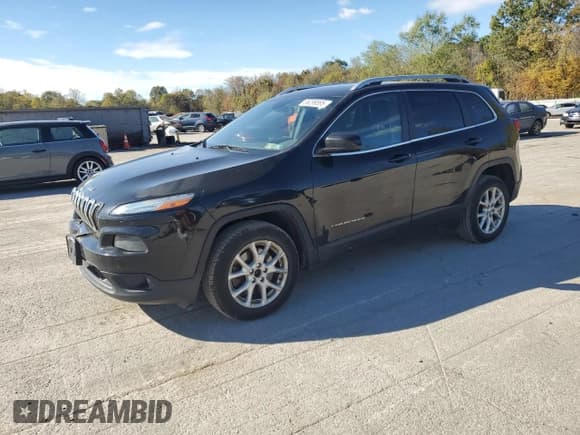 ✅ 2017 Jeep Cherokee Latitude • VIN: 1C4PJLCBXHW644477 • Lot: 86299595. Wystawiony na Copart z przebiegiem 123 838 mil. Bezpłatny archiwum sprzedaży aukcyjnych z USA i szczegółowy raport historii pojazdu na DreamBid. Zdjęcie 1.