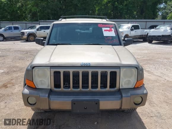 ✅ 2006 Jeep Commander • VIN: 1J8HH48N86C106683 • Lot: 42563082. Wystawiony na IAAI z przebiegiem 235 200 mil. Bezpłatny archiwum sprzedaży aukcyjnych z USA i szczegółowy raport historii pojazdu na DreamBid. Zdjęcie 6.