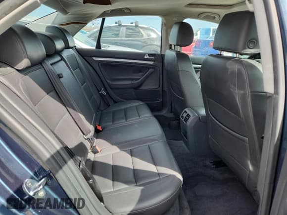 ✅ 2006 Volkswagen Jetta 2.5L • VIN: 3VWSF71K06M665046 • Lot: 80553475. Listed on Copart with 168,295 mi. Free auction sales archive from the USA and detailed vehicle history report at DreamBid. Image 10.