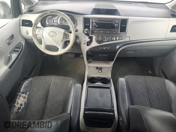 ✅ 2011 Toyota Sienna SE • VIN: 5TDXK3DC2BS046394 • Lot: 85347375. Listed on Copart with 143,153 mi. Free auction sales archive from the USA and detailed vehicle history report at DreamBid. Image 8.