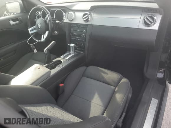 ✅ 2009 Ford Mustang • VIN: 1ZVHT80N495129229 • Lot: 71190415. Listed on Copart with 106,896 mi. Free auction sales archive from the USA and detailed vehicle history report at DreamBid. Image 8.