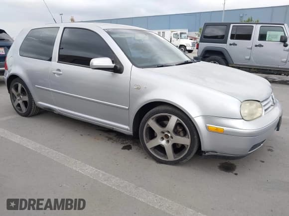✅ 2002 Volkswagen Golf GTI • VIN: 9BWDE61J824035190 • Lot: 41772310. Wystawiony na IAAI z przebiegiem 212 763 mil. Bezpłatny archiwum sprzedaży aukcyjnych z USA i szczegółowy raport historii pojazdu na DreamBid. Zdjęcie 1.