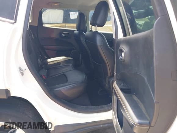 ✅ 2021 Jeep Compass Latitude • VIN: 3C4NJDBB9MT560794 • Lot: 42493171. Listed on IAAI with 104,102 mi. Free auction sales archive from the USA and detailed vehicle history report at DreamBid. Image 8.