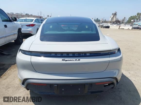 ✅ 2022 Porsche Taycan 4S • VIN: WP0AB2Y17NSA43448 • Лот: 42618089. Опубликован ранее на IAAI с пробегом 5 222 миль. Бесплатный доступ к архиву аукционных продаж из США и подробный отчёт об истории автомобиля на DreamBid. Изображение 16.