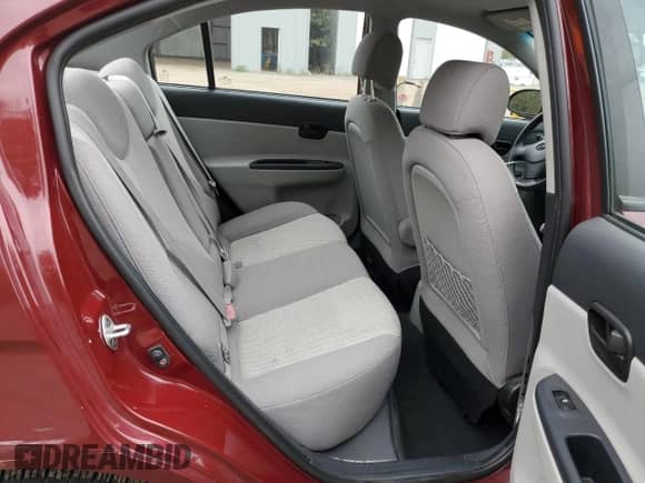 2009 Hyundai Accent L z VIN KMHCN45C89U326039, wystawiony jako Copart lot #74818154 z przebiegiem 136 486 mil mil oraz Czysty tytuł • Clean title. Historia ofert i sprzedaży dostępna na DreamBid. Obrazek 10.