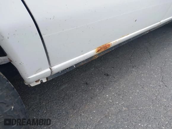 ✅ 2013 Ford Econoline Cargo Commercial • VIN: 1FTSS3EL4DDA51670 • Lot: 42894720. Wystawiony na IAAI z przebiegiem 185 853 mil. Bezpłatny archiwum sprzedaży aukcyjnych z USA i szczegółowy raport historii pojazdu na DreamBid. Zdjęcie 18.