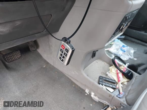 ✅ 2017 Toyota Sienna XLE Auto Access Seat • VIN: 5TDYZ3DC0HS864831 • Lot: 42380975. Listed on IAAI with 116,556 mi. Free auction sales archive from the USA and detailed vehicle history report at DreamBid. Image 11.
