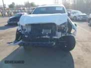 ✅ 2019 Toyota Tacoma SR5 • VIN: 5TFSZ5AN1KX170139 • Lot: 41909422. Wystawiony na IAAI z przebiegiem 69 224 mil. Bezpłatny archiwum sprzedaży aukcyjnych z USA i szczegółowy raport historii pojazdu na DreamBid. Zdjęcie 6.