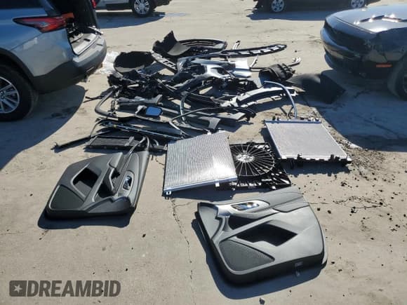 ✅ 2023 Chevrolet Traverse LT Cloth • VIN: 1GNEVMKW8PJ284439 • Lot: 57766154. Listed on Copart with 1,666 mi. Free auction sales archive from the USA and detailed vehicle history report at DreamBid. Image 13.