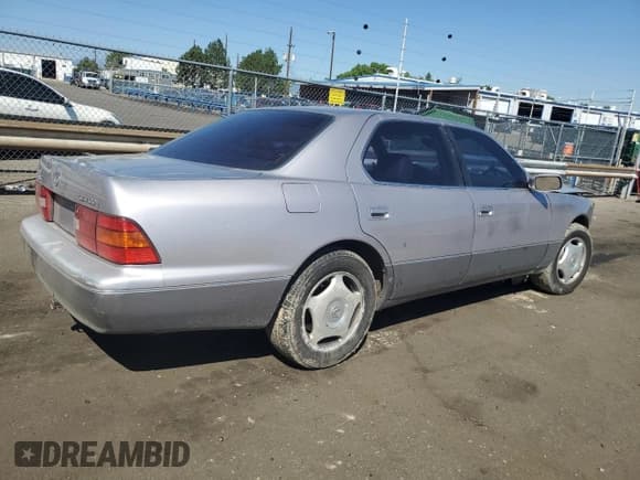 ✅ 1999 Lexus LS 400 • VIN: JT8BH28F7X0145924 • Лот: 69289854. Опубликован ранее на Copart с пробегом Не указан. Бесплатный доступ к архиву аукционных продаж из США и подробный отчёт об истории автомобиля на DreamBid. Изображение 3.