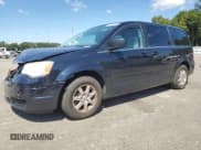 ✅ 2010 Chrysler Town & Country LX • VIN: 2A4RR2D12AR391715 • Lot: 80441775. Wystawiony na Copart z przebiegiem 66 669 mil. Bezpłatny archiwum sprzedaży aukcyjnych z USA i szczegółowy raport historii pojazdu na DreamBid. Zdjęcie 1.