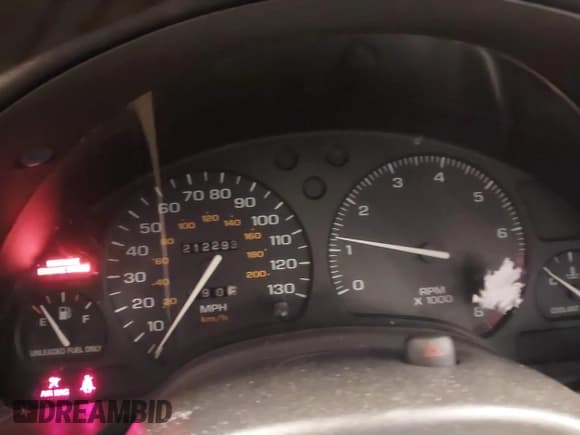 ✅ 1997 Saturn SL • VIN: 1G8ZK5271VZ117222 • Lot: 43566473. Wystawiony na IAAI z przebiegiem 212 293 mil. Bezpłatny archiwum sprzedaży aukcyjnych z USA i szczegółowy raport historii pojazdu na DreamBid. Zdjęcie 7.