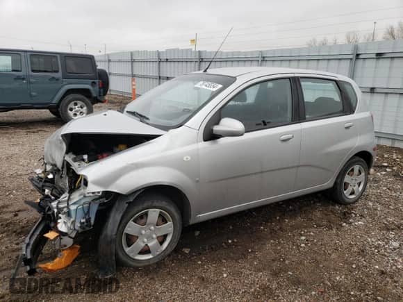 2008 Chevrolet Aveo LS z VIN KL1TD666X8B240163, wystawiony jako Copart lot #78745554 z przebiegiem Nie podano mil oraz Szkoda całkowita • Salvage title. Historia ofert i sprzedaży dostępna na DreamBid. Obrazek 1.