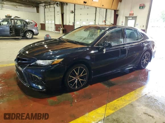 2021 Toyota Camry SE с VIN 4T1G11BK0MU032697, выставлен на аукционе Copart как лот 68726725 с пробегом 112 425 миль миль и Чистый • Clean title. История ставок и продаж доступна на DreamBid. Изображение 1.