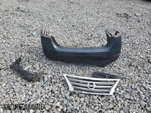 ✅ 2015 Nissan Sentra S • VIN: 3N1AB7AP4FY274628 • Lot: 82242145. Listed on Copart with 19,182 mi. Free auction sales archive from the USA and detailed vehicle history report at DreamBid. Image 12.