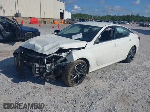 ✅ 2024 Nissan Altima SR • VIN: 1N4BL4CV9RN385367 • Lot: 42394598. Listed on IAAI with 37,723 mi. Free auction sales archive from the USA and detailed vehicle history report at DreamBid. Image 18.