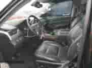 2020 Chevrolet Suburban LT z VIN 1GNSKHKC0LR158788, wystawiony jako Copart lot #65403725 z przebiegiem 248 626 mil mil oraz Czysty tytuł • Clean title. Historia ofert i sprzedaży dostępna na DreamBid. Obrazek 7.