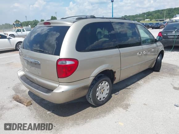 ✅ 2002 Chrysler Town & Country LX • VIN: 2C4GP44302R747287 • Lot: 42556704. Wystawiony na IAAI z przebiegiem 249 900 mil. Bezpłatny archiwum sprzedaży aukcyjnych z USA i szczegółowy raport historii pojazdu na DreamBid. Zdjęcie 4.
